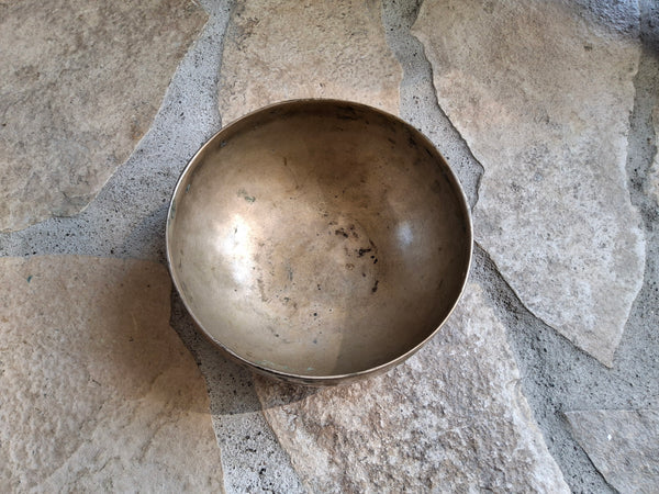 Bowl 832: 6.25" Antique Himalayan Singing Bowl 193 HZ G3-27