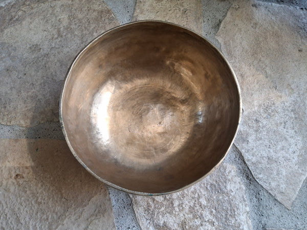 Bowl 808: 8" Antique Himalayan Singing Bowl 155 HZ D#3-6