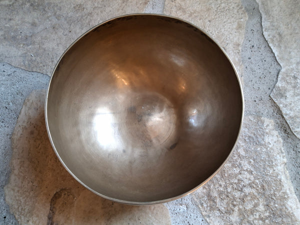Bowl 847: 8" Vintage Himalayan Singing Bowl 120 HZ B2-49