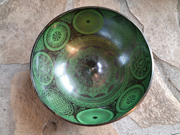 Bowl 917: 9.5" Thangka Art Work Himalayan Singing Bowl 141 Hz C#3+30