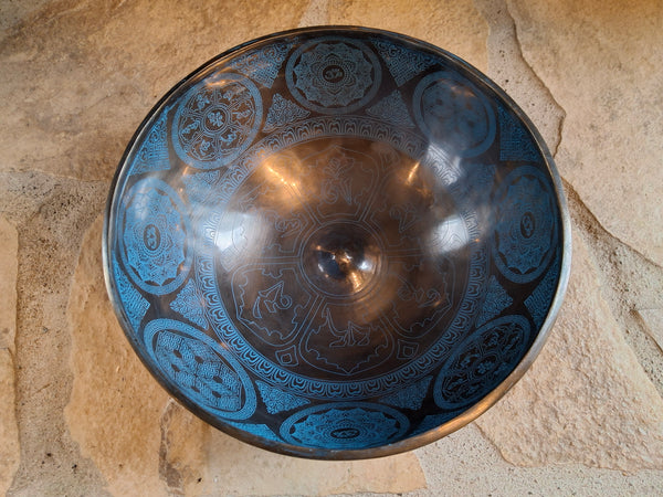 Bowl 938: 10" Thangka Art Work Himalayan Singing Bowl 149 Hz D3+25