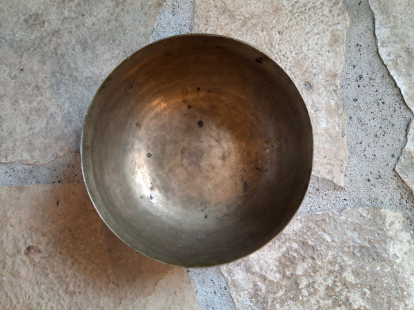 Bowl 862: 5.75" Vintage Himalayan Singing Bowl 220/226 HZ A3/A#3-38