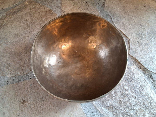 Bowl 115: 7.5" Himalayan Singing Bowl 272 HZ C#4-33