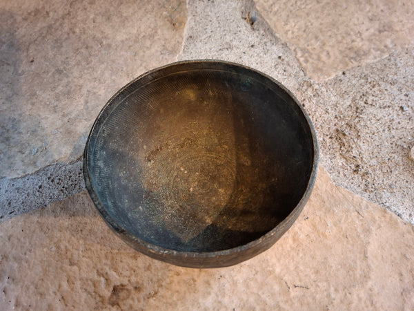 Bowl 846: 3.5" Antique Himalayan Singing Bowl 750 HZ F#3+23